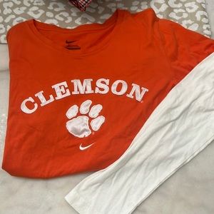Woman’s Nike Clemson Tigers long sleeved shirt Sz L